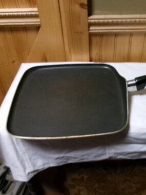 VTG REVERE WARE 11.5 IN SQUARE NON STICK GRIDDLE PAN VGUC